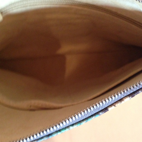 💝SOLD💝Hammitt Los Angeles leather clutch REDUCED - Picture 4 of 4