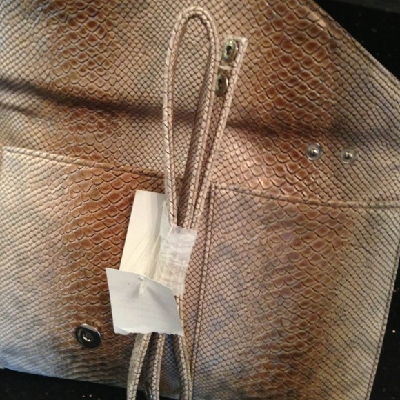 Large Leather Snake skin Convertible clutch - Picture 3 of 4