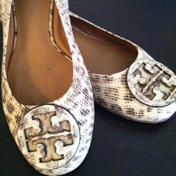 Tory butch reva flats!