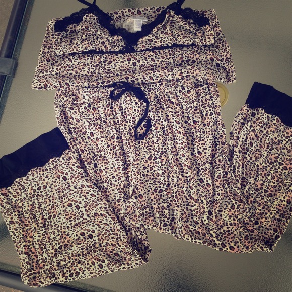 Rene' Rofe' Cheetah Print PJ Set