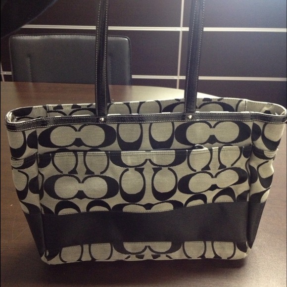 Brand new large Coach bag - Picture 2 of 4