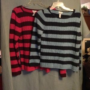 Take 1 or both, Lg Izod sweaters.