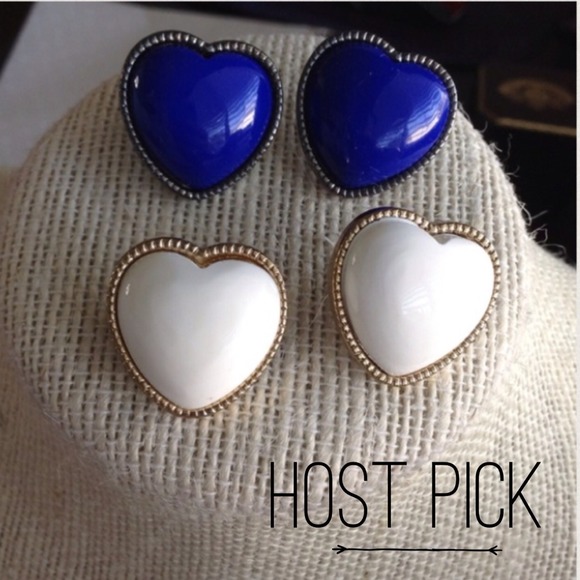 ❌SOLD❌ heart stud earrings