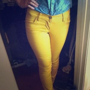 Yellow skinny jeans