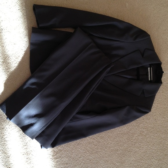 Tahari pants suit - Picture 2 of 3