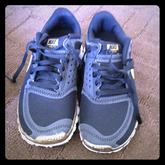 Nike free runs 5.0 V4