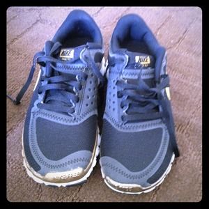 Nike free runs 5.0 V4