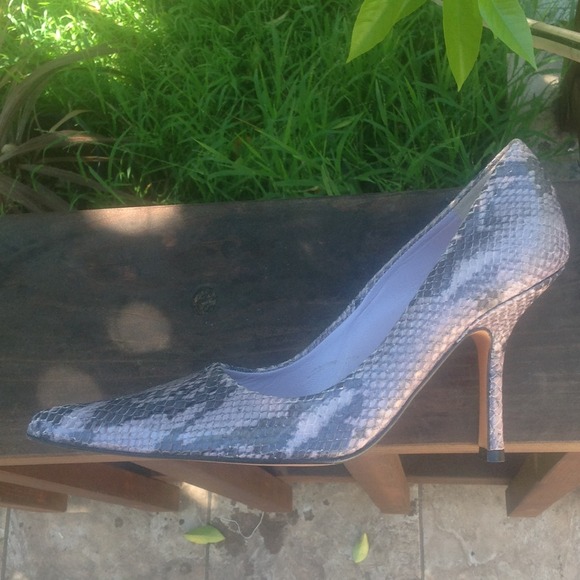 🌹SALE🌹Charles David Snake Leather - Picture 2 of 4