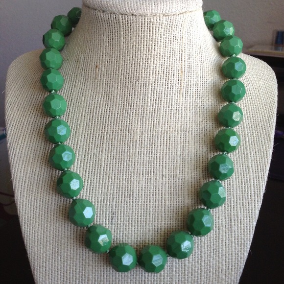 ❌SOLD IN BUNDLE❌geometric beaded necklace - Picture 2 of 4