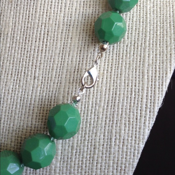 ❌SOLD IN BUNDLE❌geometric beaded necklace - Picture 4 of 4