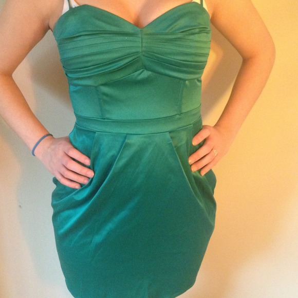 Green silk dress - Picture 2 of 4
