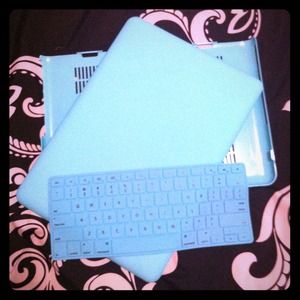 White Mac book laptop case with keyboard cover!