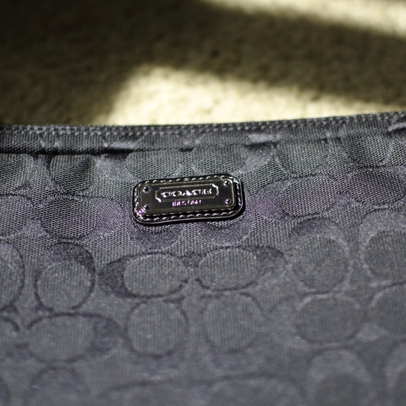 ⬇Reduced⬇ 💯Authentic Coach 15" laptop case