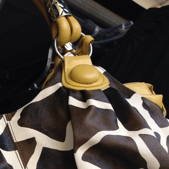 Black & white/ yellow handle - Picture 2 of 4