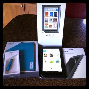 NOOK Color (Wi-Fi) with accessories.