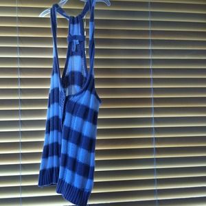 Sleeveless knitted cardigan