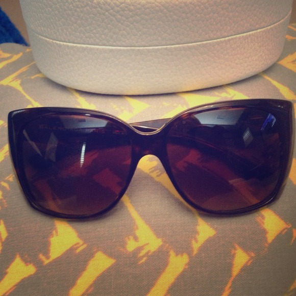Balenciaga gorgeous sunglasses!