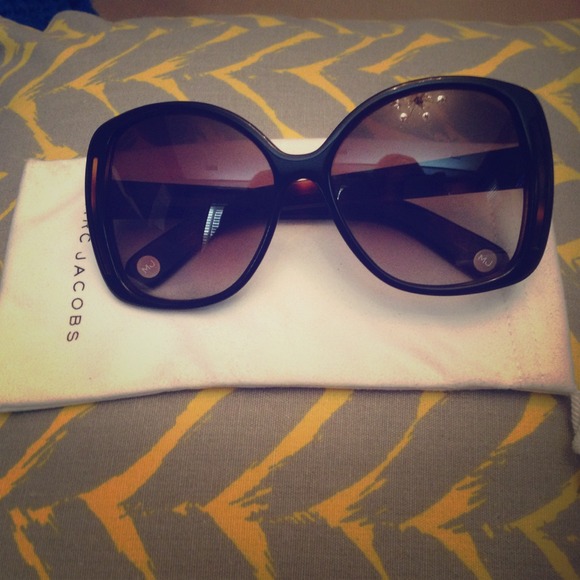 Marc Jacobs sunnies!!