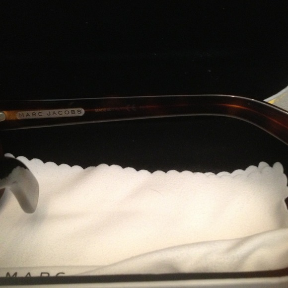Marc Jacobs sunnies!!