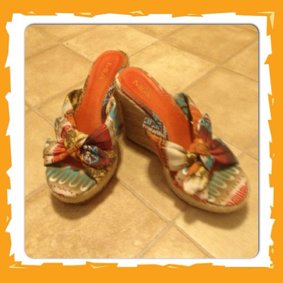 💢Sold💢Adorable MIA Sandals