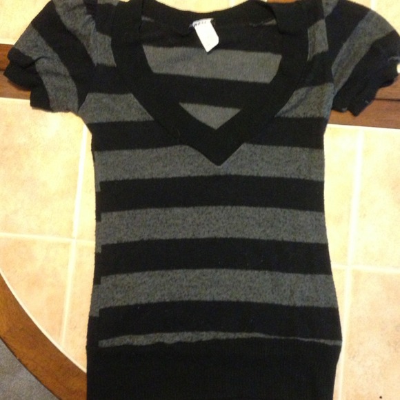 V neck black and grey striped fall shirt - Picture 1 of 2
