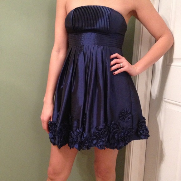 *Reduced* NWOT Strapless, navy blue dress