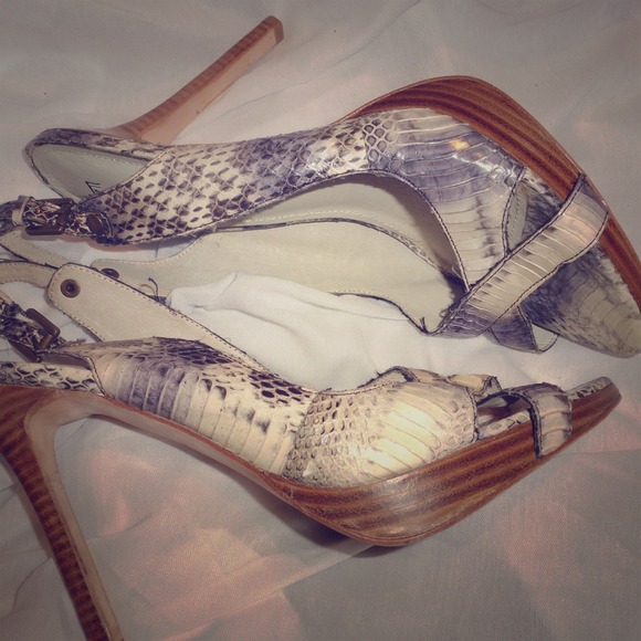 Brand new snakeskin Facade open toe pumps.Sz 10m