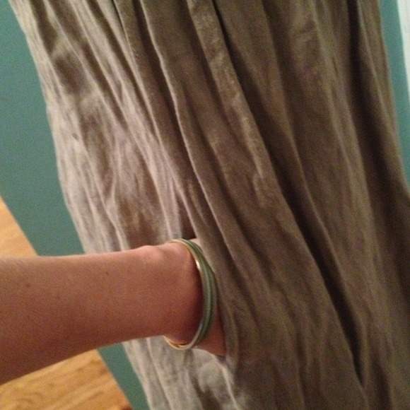 🌴taupe  grey embroidered dress - Picture 3 of 3