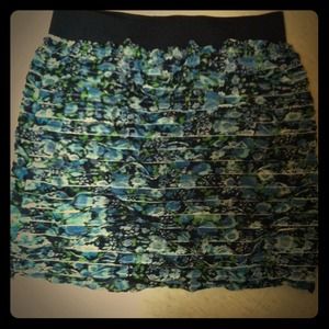 Elastic waist skirt. Floral blue design. Neverworn
