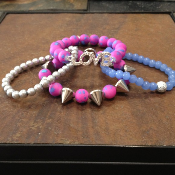 Bracelet bundle - Picture 2 of 2