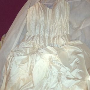 Justin Alexander wedding gown