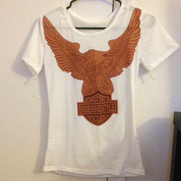 Tshirt - Picture 2 of 3