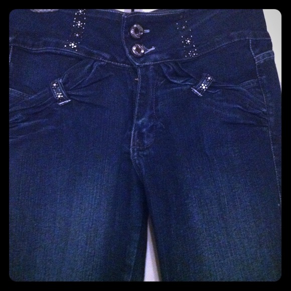 Stretchy Colombian jeans with rhinestone detail.
