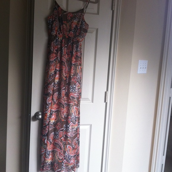 Maxi - Picture 2 of 2