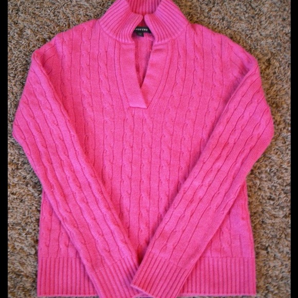 Super soft hot pink 100% cashmere sweater!