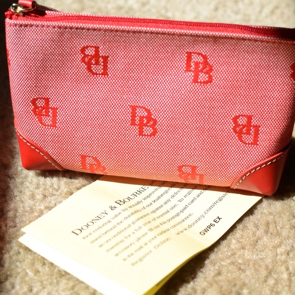 ⬇Reduced⬇ 💯Authentic Dooney & Burke cosmetic case