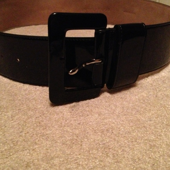 Ann Taylor M patent belt