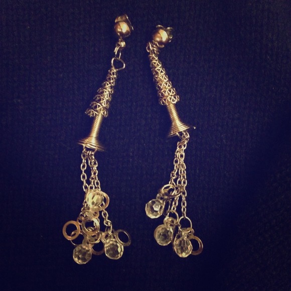 Eifel Tower Dangly Earring PRICE REDUCED! 😊