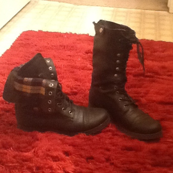 SOLD 💕💕💕Super Comfy Black Boots ✨✨✨SOLD