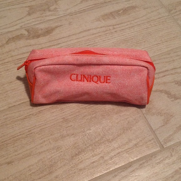 NWOT Clinique Makeup Bag👝
