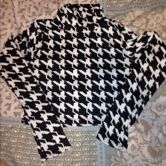 Never worn cropped shirt