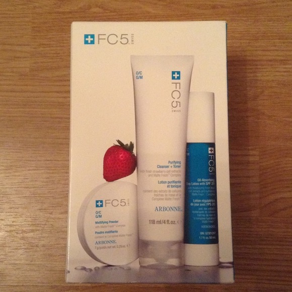 BRAND NEW ARBONNE FC5 kit in Oily or Normal to Dry