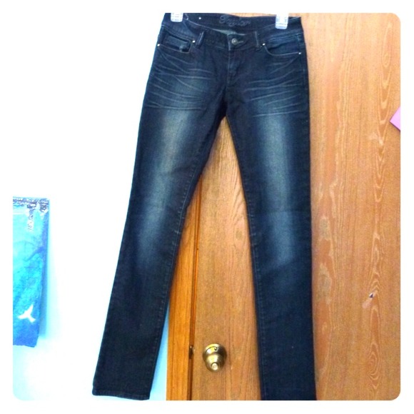 NEW Delia's "Taylor" Skinny Jeans