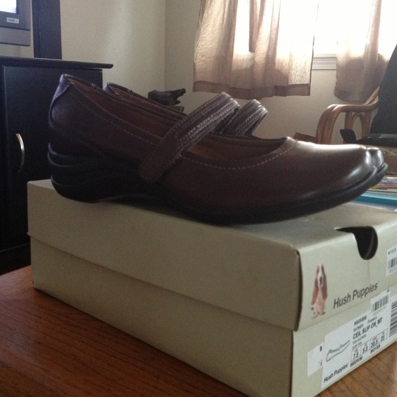 Hush puppies 6 1/2 wide brown mary jane.