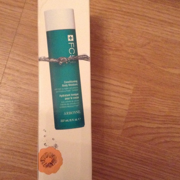 FC5 Arbonne Swiss conditioning body moisturizer