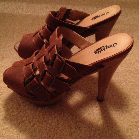 🚫Sold in bundle🚫Charlotte Russe brown heel clogs