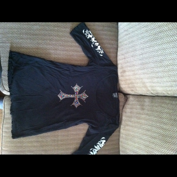 *SOLD BUNDLE* Cute black top with rhinestones