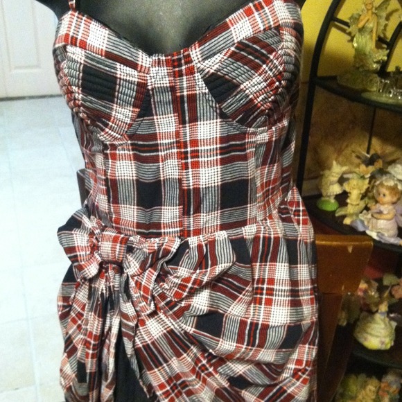 Dress - Picture 2 of 2