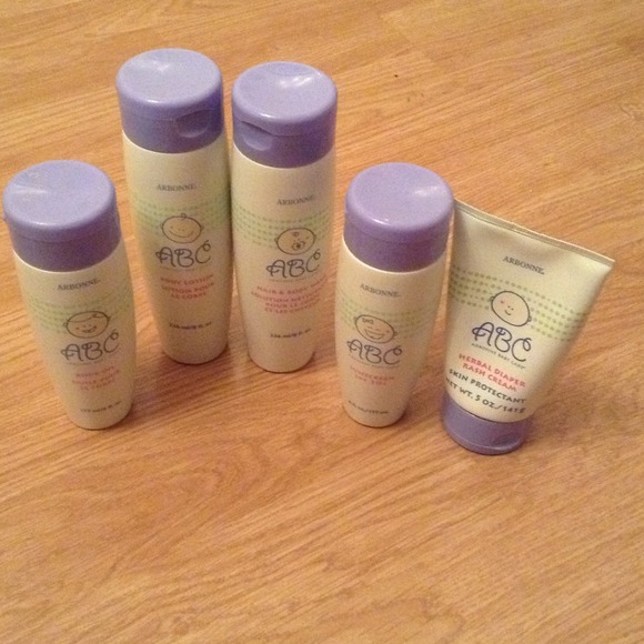 SOLD on alternate site. Arbonne ABC baby care kit