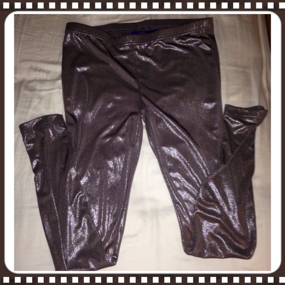 ⭕️SOLD⭕️ New shimmer silky silver leggings